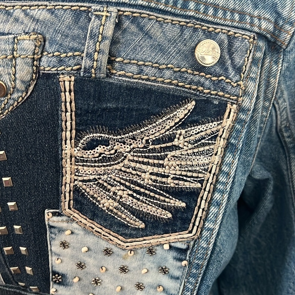 Custom boutique designed‎ Levi jacket - Picture 6 of 12